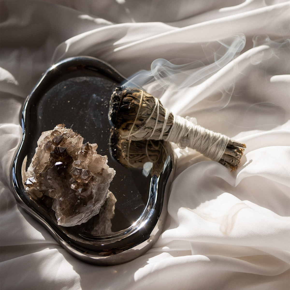 How to Create a Scent Ritual at Home Filled with Deep Intention
