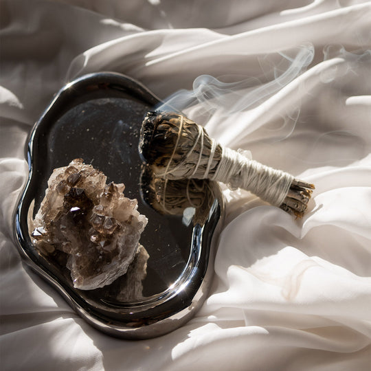 HOW TO CREATE A SCENT RITUAL AT HOME FILLED WITH DEEP INTENTION
