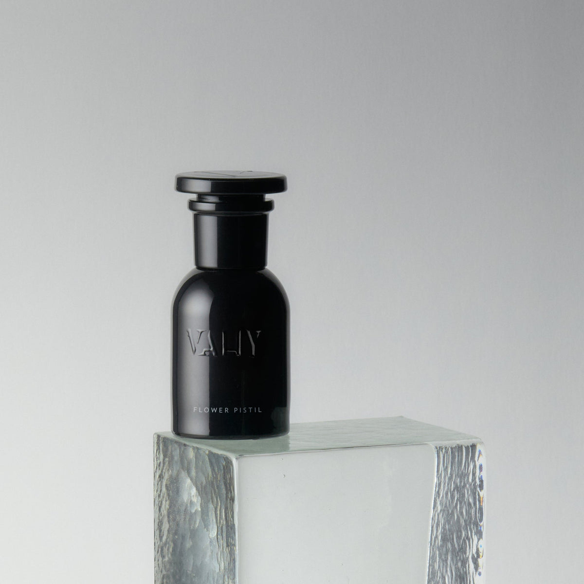 Shop Vahy Flower Pistil Natural Perfume at Sensoriam