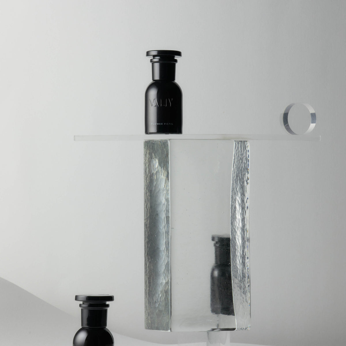 Shop Vahy Flower Pistil Natural Perfume at Sensoriam