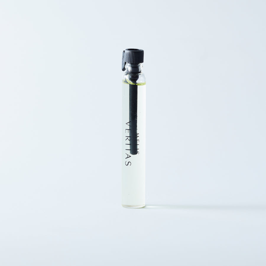 Natural perfume Veritas in 2ml sample