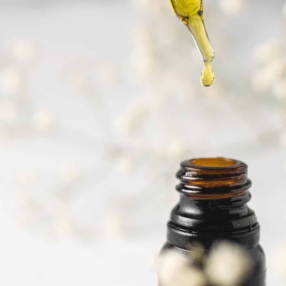 This natural perfume collection is made up of Amber style scents.