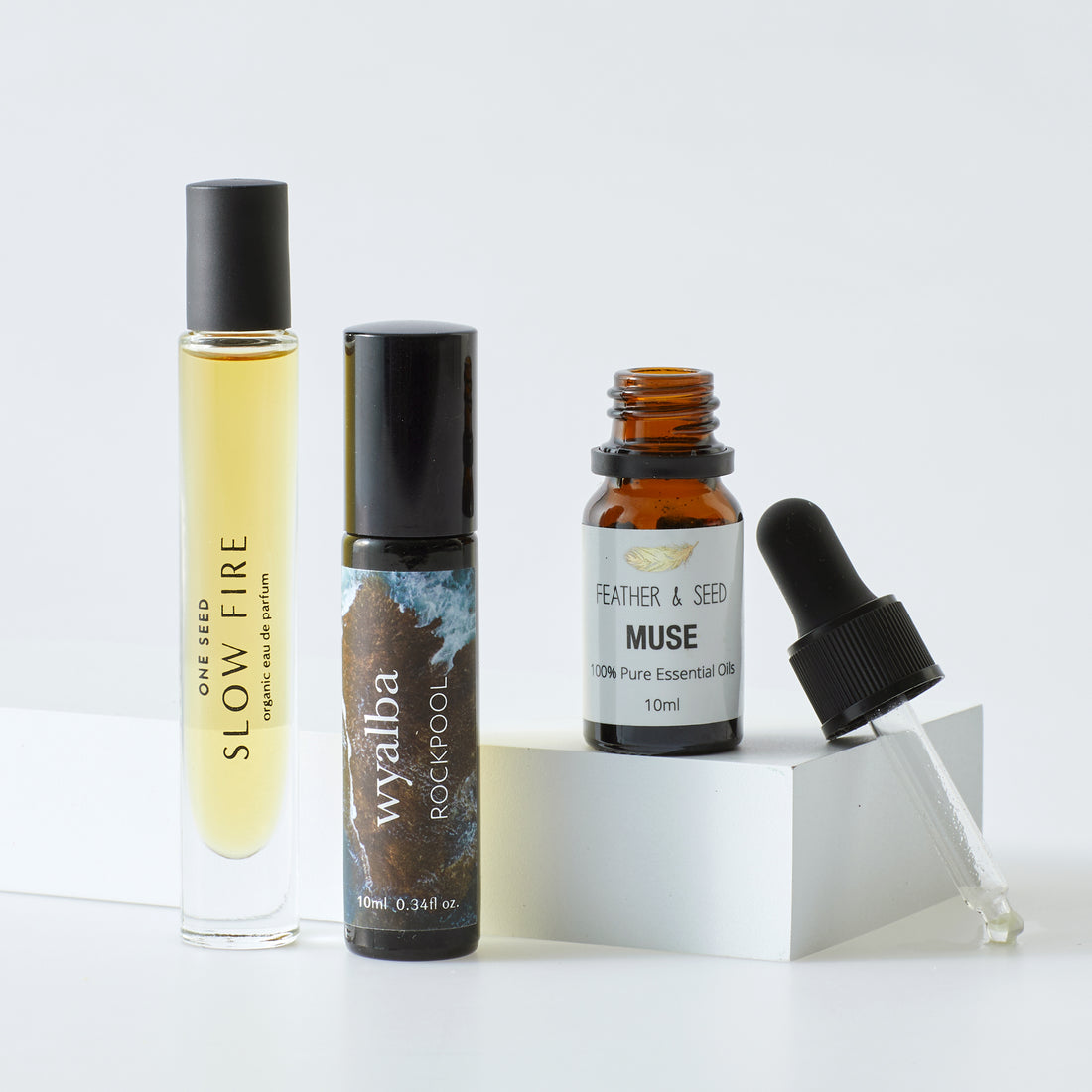 For Men 2 Gift Set is curated with three products chosen  for their masculine appeal.  PRODUCTS INCLUDED:  ・Feather & Seed Muse Essential Oil, 10ml ・Wyalba Rockpool Natural Perfume Spray, 10ml ・One Seed Slow Fire Natural Perfume Roll On, 9ml